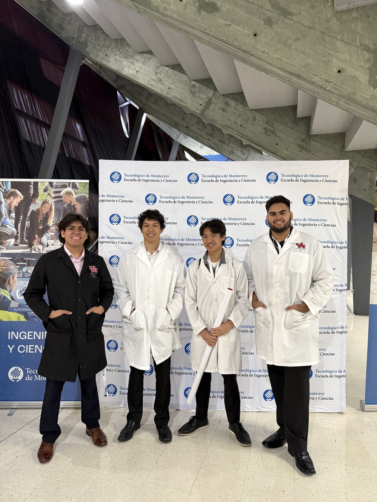 Chem-E Car Team at the Regional Competition in Monterrey